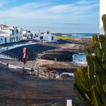Cozy Apartment,a 5 Min De Famara Y La Santa شقة